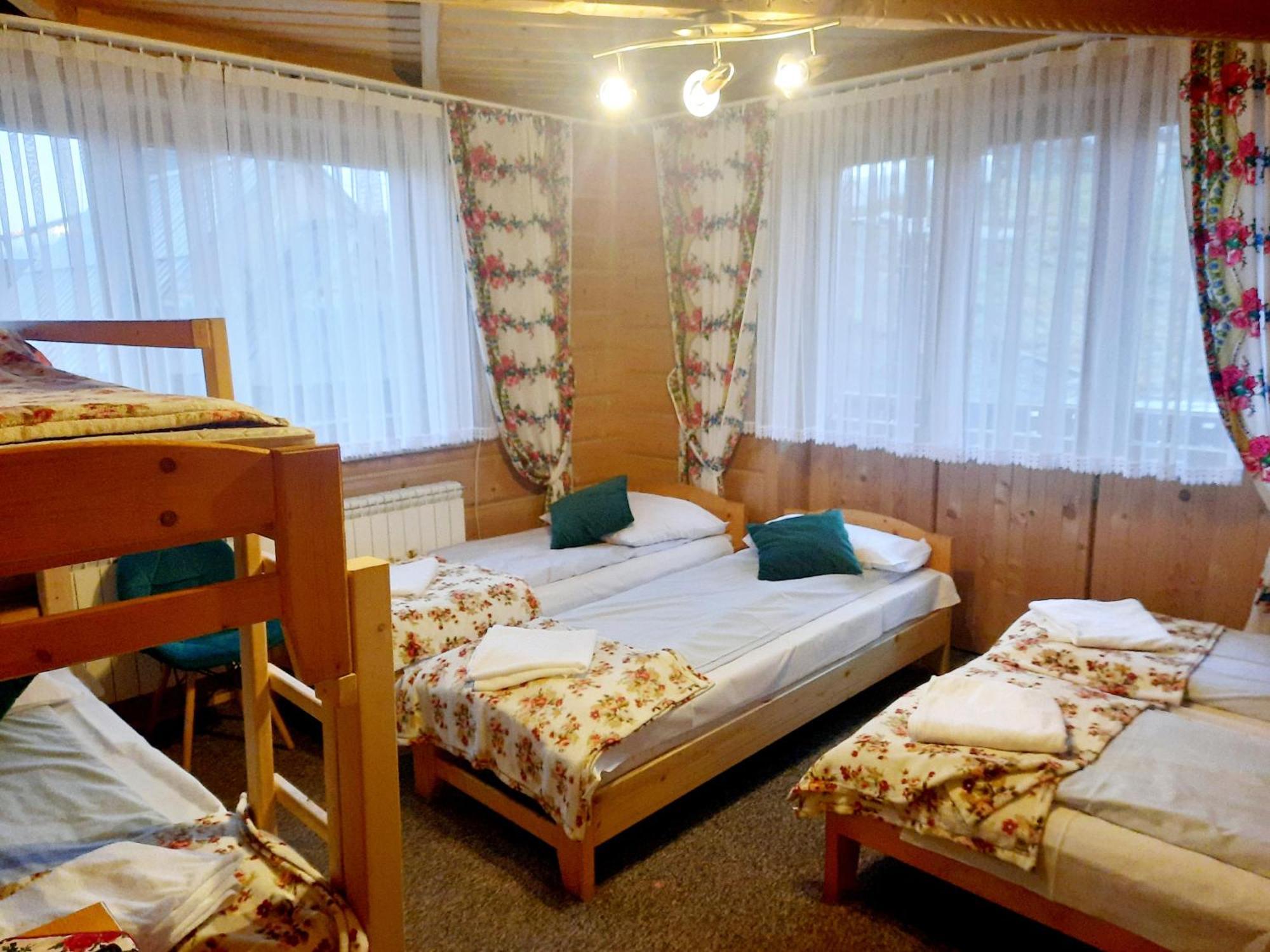 Pokoje Goscinne U Elzbiety Ciche Małe Kamer foto